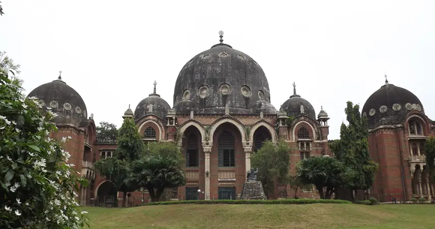 How Is Life in Vadodara City for Young Professionals Today?